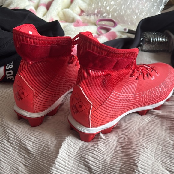 Brand new under armour cleats - Picture 5 of 5